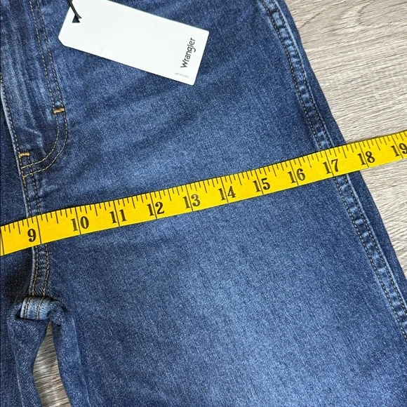 NWT Wrangler Women’s Wanderer High Rise Modern Flare Jeans Blue Sz 27x30 - Picture 9 of 11